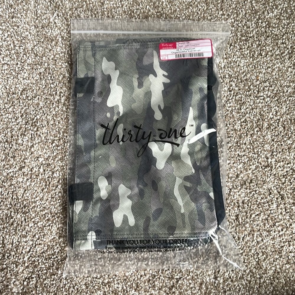 Thirty-One Camo Crosshatch All In Organizer - Picture 6 of 7